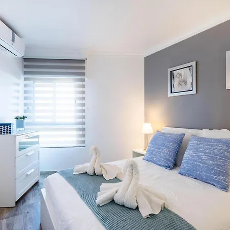 Beachfront Puerto Marina Apartment Benalmadena